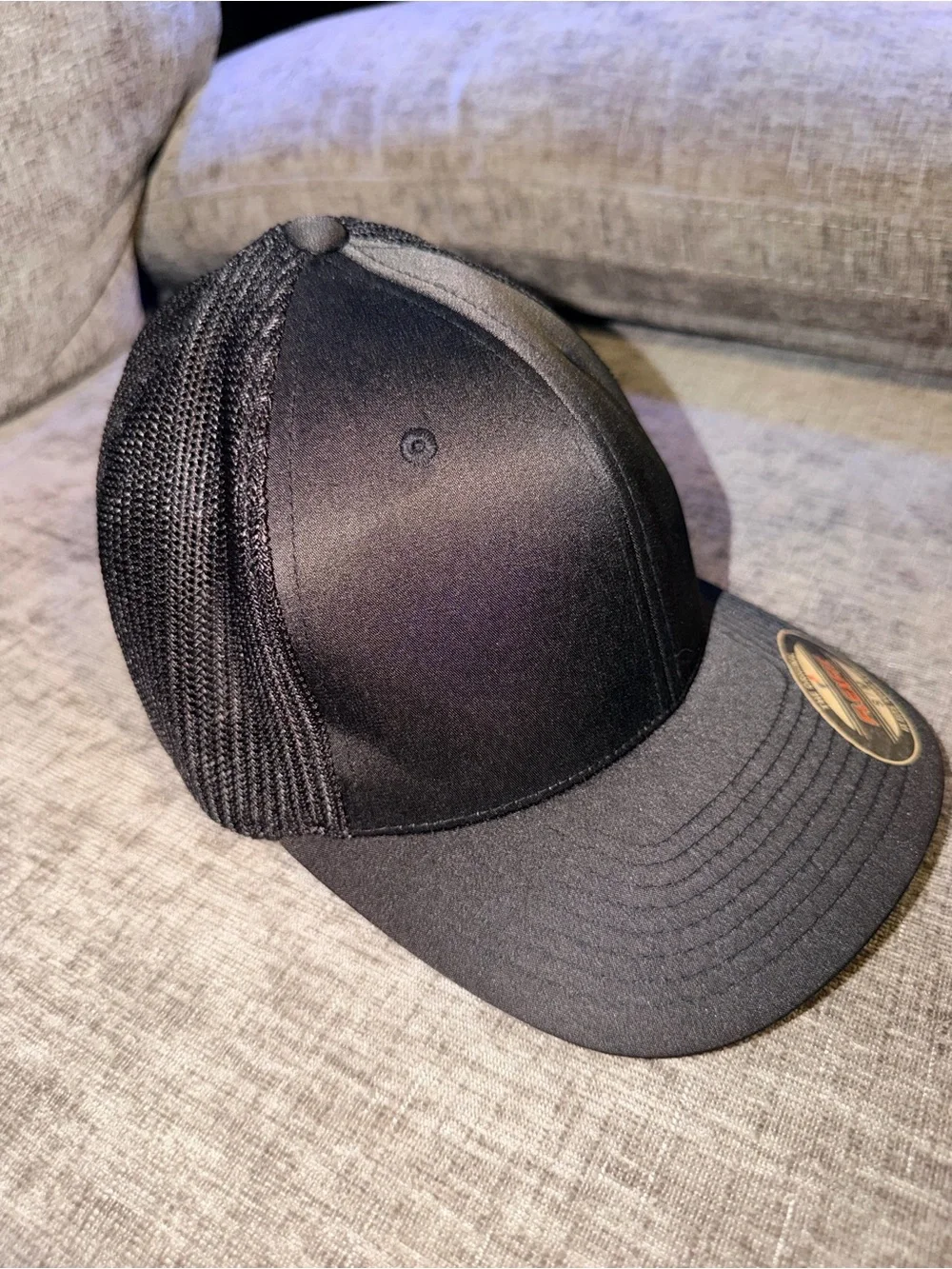 Hurley Flexfit Trucker Hat Black S/M Stretch Mesh Baseball Cap Surf Skate